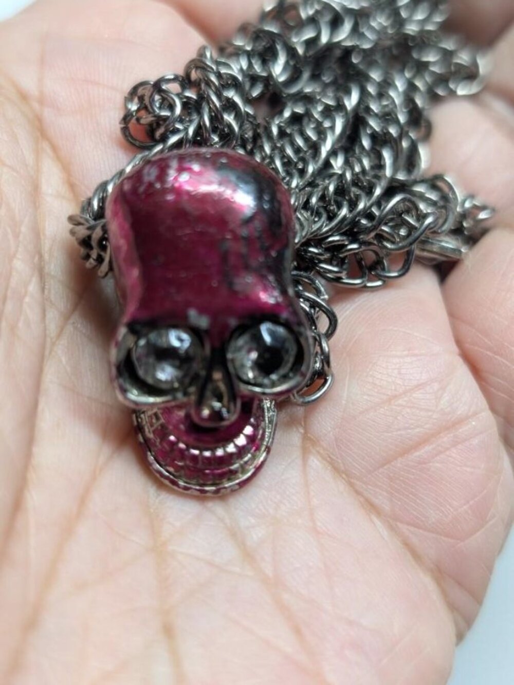 Vintage Halloween Red Metal Skull Pendant Necklace in a Heavy Chain (Ship the S